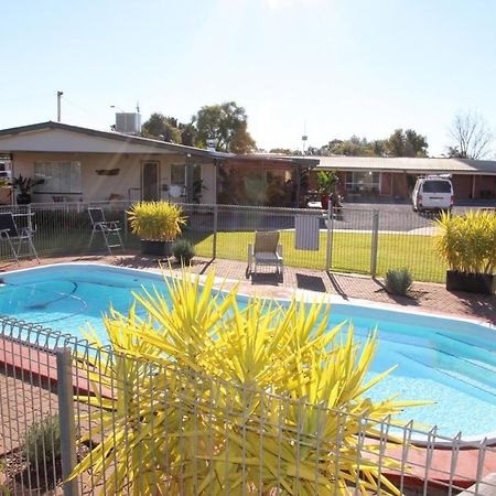 Cross Roads Motel Cobar Exteriér fotografie